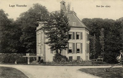 15161 Gezicht op de rechtergevel van het kasteel Drakestein met omringend park (Slotlaan 9) te Lage Vuursche (gemeente ...